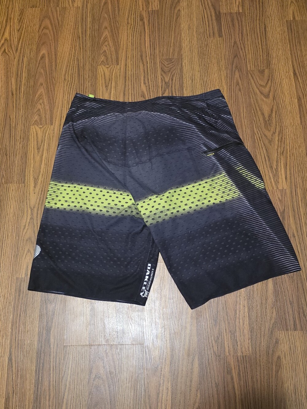 Oakley Gnarly Wave 21 Boardshorts Moto O-Stretch Swim Shorts Size 33 A13 - Picture 6 of 9